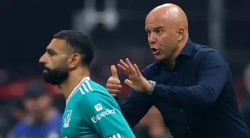 صلاح يخرج من تشكيلة سلوت بعد تراجع الأداء والهزائم المتتالية